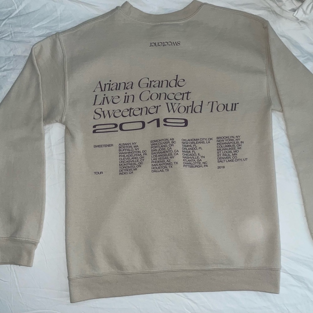 ARIANA GRANDE 2019 SWEETENER WORLD TOUR CREW / PULL OVER / SWEATSHIRT
